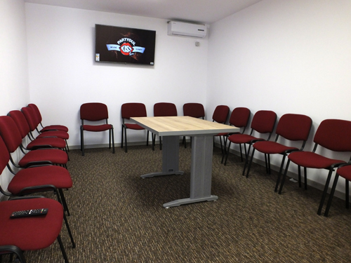 conference-room.jpg (134 KB)