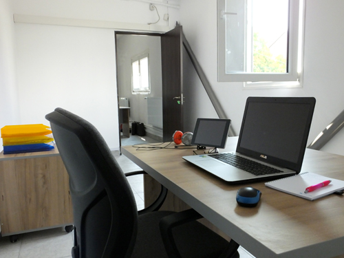 offices.jpg (105 KB)